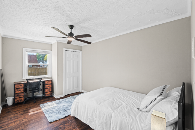 Foto del edificio - 206 E 37th St