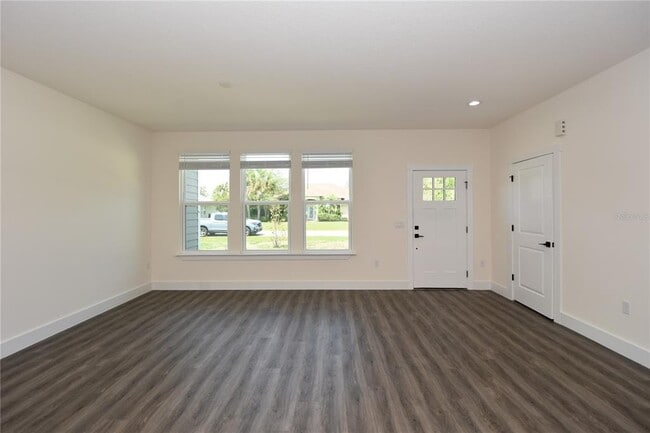 Foto del edificio - 100 White Hall Dr