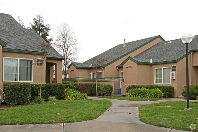 Building Photo - Cottonwood Creek