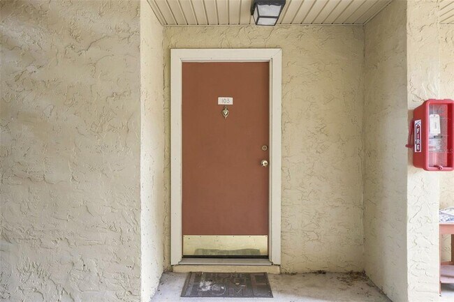 Foto del edificio - 646 Kenwick Cir