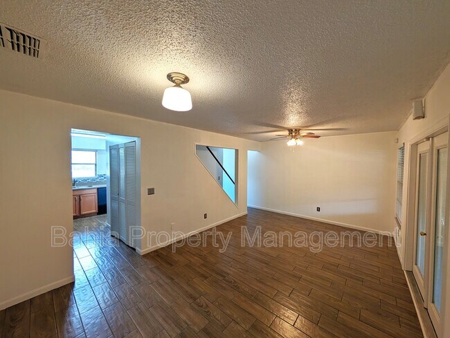 Foto del edificio - 3441 Oak Trail Ct