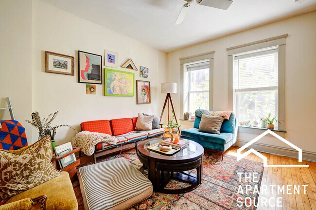 Foto del edificio - 882 N Marshfield Ave