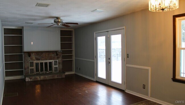 Foto del edificio - 7994 Northwood Dr