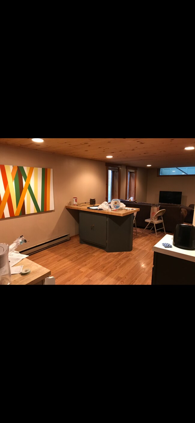 Foto del edificio - 1002 6th Ave E