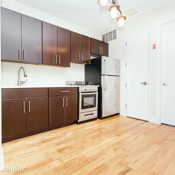Building Photo - 623 Park Pl