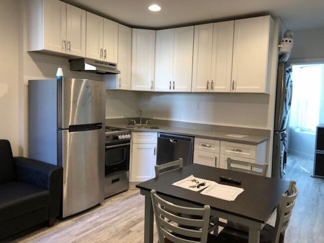 Building Photo - 2415 Lorillard Pl