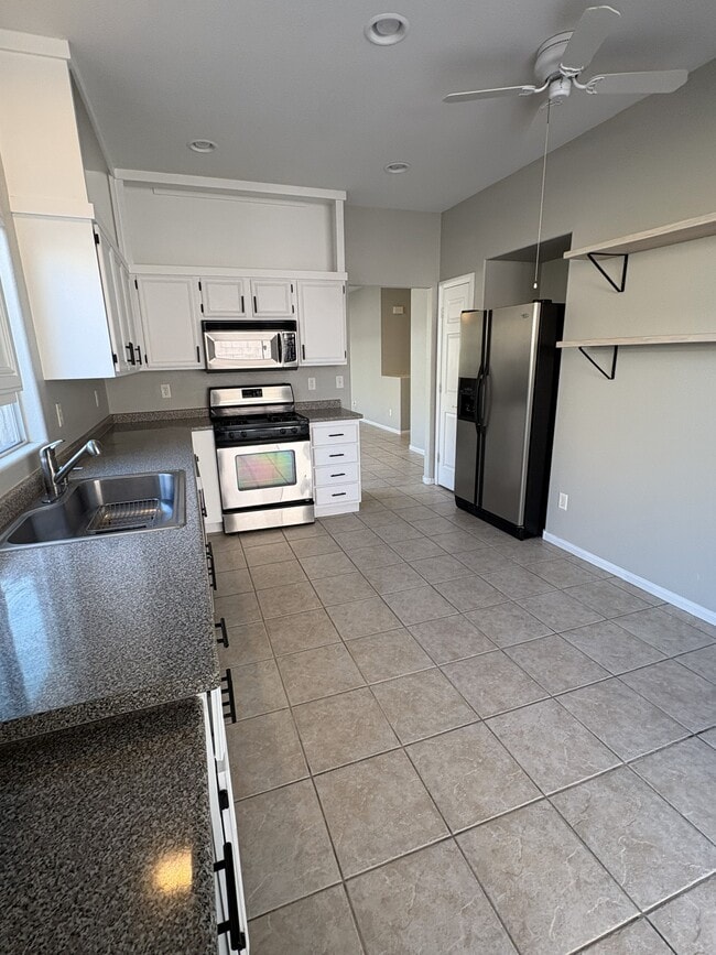 Foto del edificio - 11016 Piedmont Valley Ave