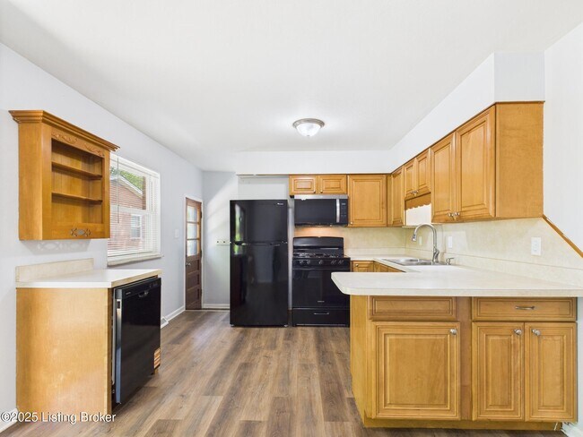Foto del edificio - 207 Greenlawn Dr