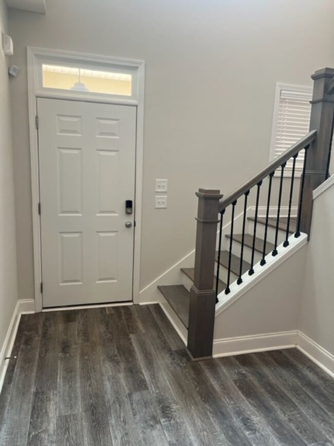 Building Photo - Spacious & Stylish Living – Available for ...