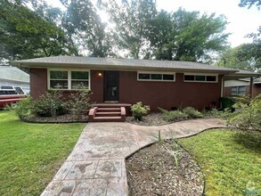Building Photo - 505 Greenacres Dr NW