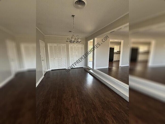 Foto del edificio - 4823 Greenfield Dr