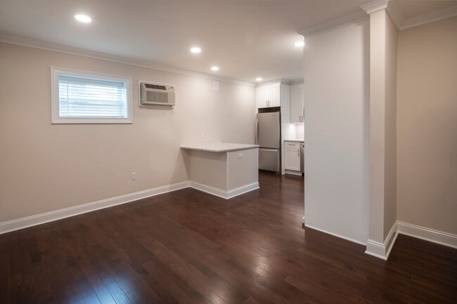 Interior Photo - The Parkview at Polifly: In-Unit Washer & Dryer, Heat and Water Included, and Cat & Dog Friendly