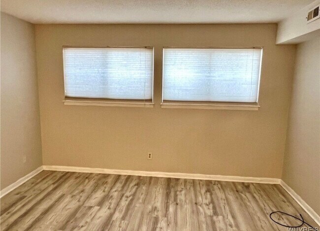 Building Photo - 8421 Buffalo Ave