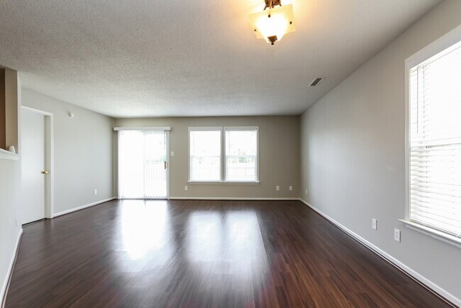 Foto del edificio - 728 Adagio Dr