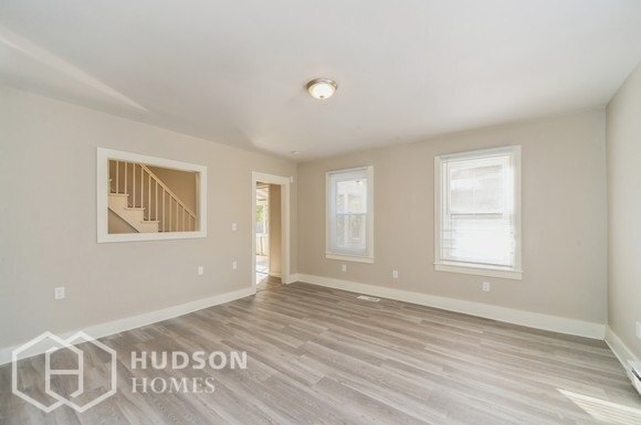 Building Photo - NOW AVAILABLE! - 44 Mill Street Unit B, WA...