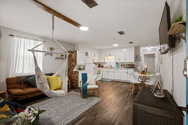 Foto del edificio - 2001 N 61st Ave