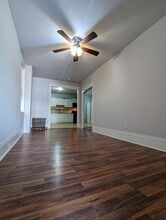 Building Photo - 408 W Ruscomb St