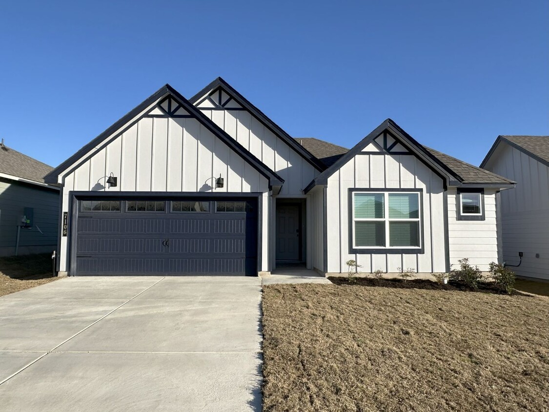 Primary Photo - One Year Young 3 Br/2 Ba Home in the Clear...