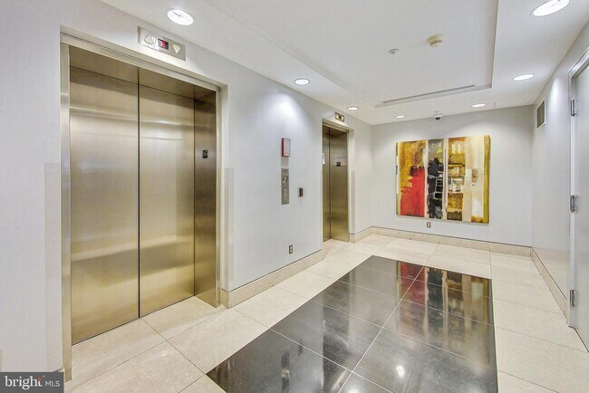 Foto del edificio - 1150 K St NW