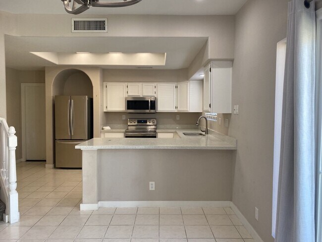 Foto del edificio - Must See 2/2.5 Condo in Pointe South Mount...