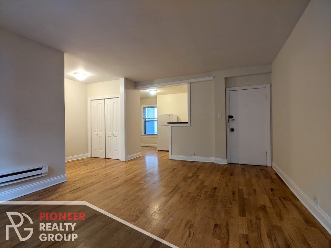 Primary Photo - 1350 N Dearborn St