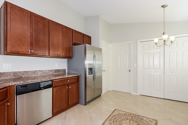 Building Photo - 6400 Twin Bridges Dr