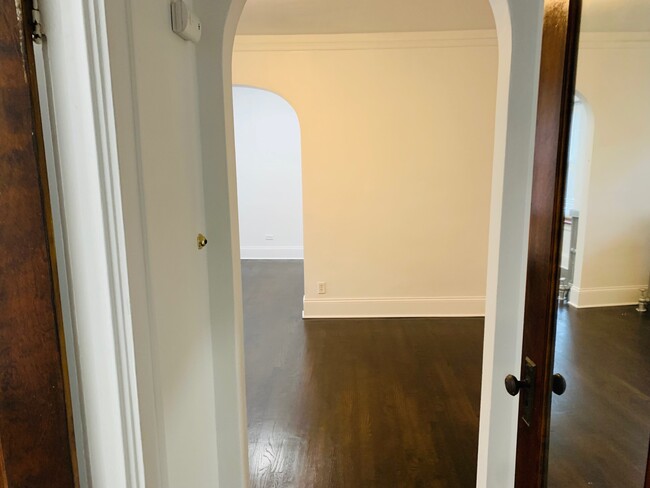 Foto del edificio - 5802 N Mason Ave
