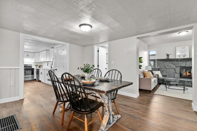 Foto del edificio - 429 E Doty Ave