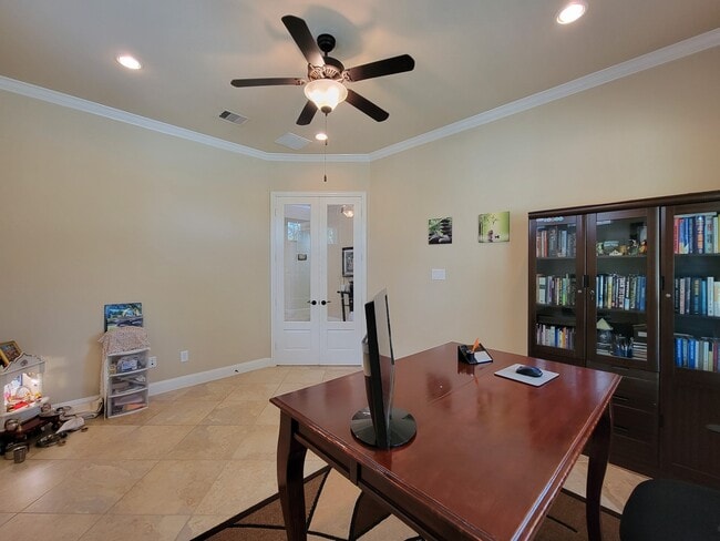 Building Photo - 715 Charleston Heights Ln