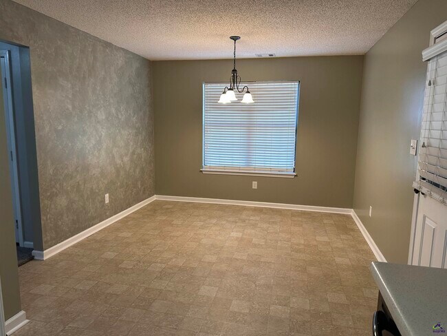 Foto del edificio - 217 Ridge Bend Dr
