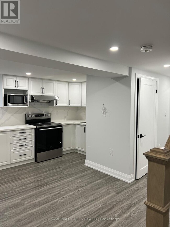 Building Photo - 15 Golden Gate Dr