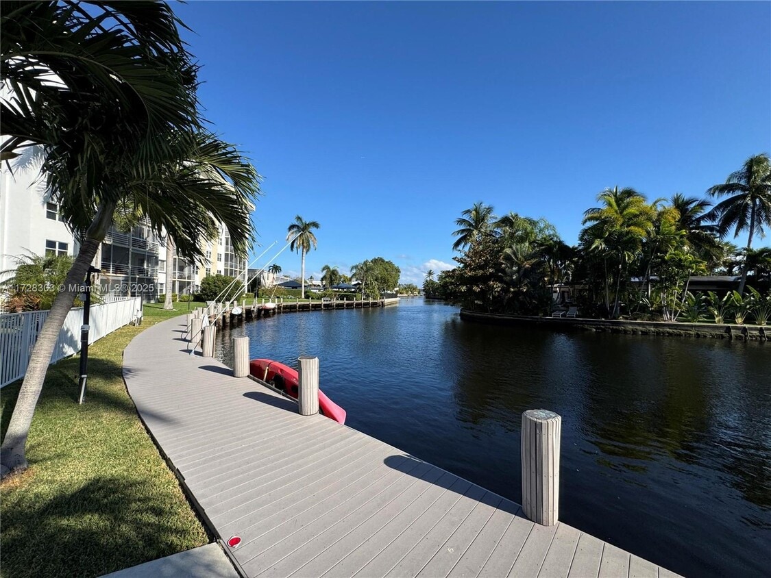 Photo - 2970 NE 16th Ave (Oakland Park, FL)