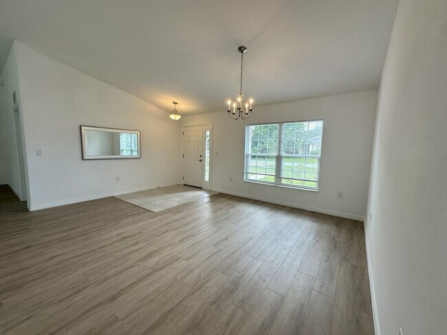 Foto del edificio - Move-In Ready Rental with Stylish Updates!
