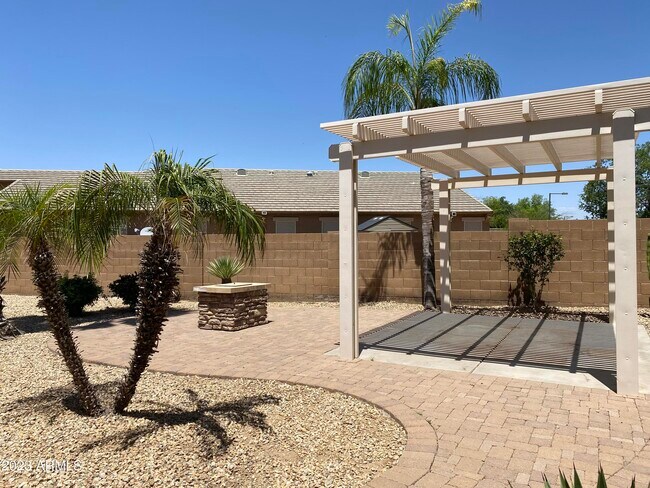 Building Photo - 13625 N 175th Dr