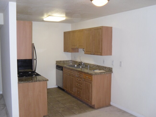 Foto del edificio - 240 W Lincoln Ave