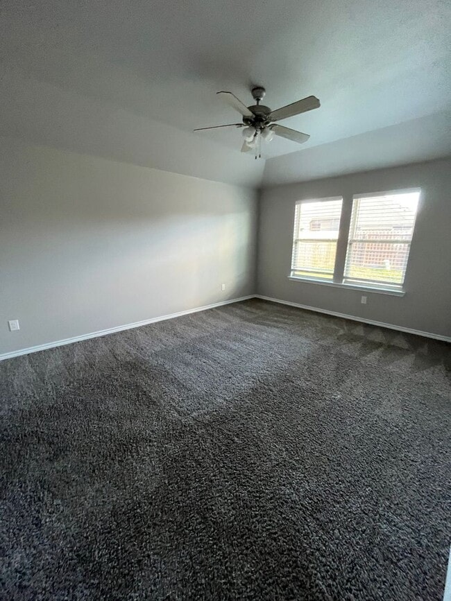 Building Photo - Half off deposit Holiday Special