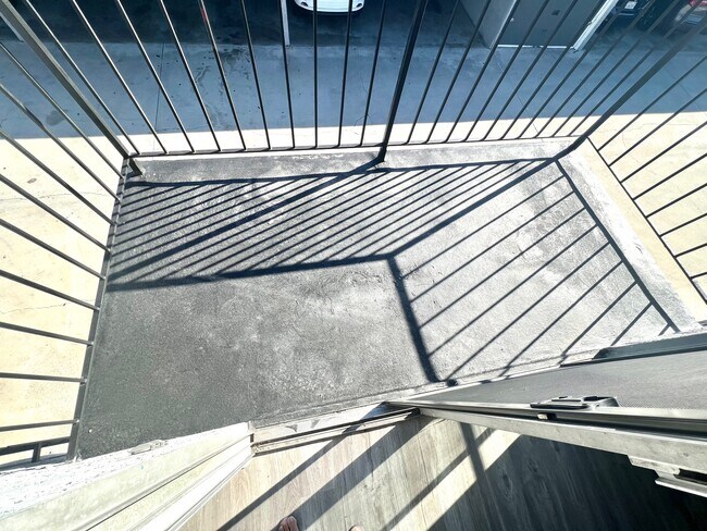 Foto del edificio - 8850 Dalen St