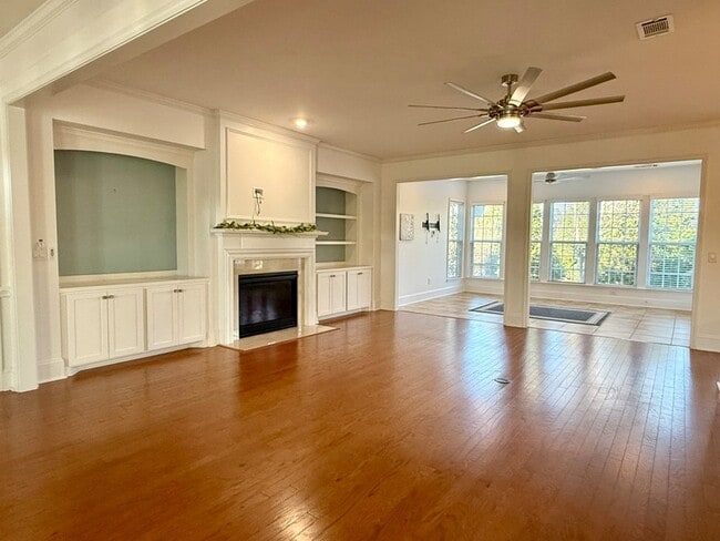 Building Photo - 239 Antebellum Ln