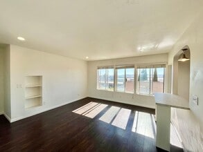 Building Photo - 1406 Sassafras St