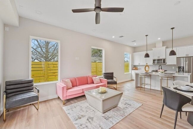 Foto del edificio - 835E Dorchester St