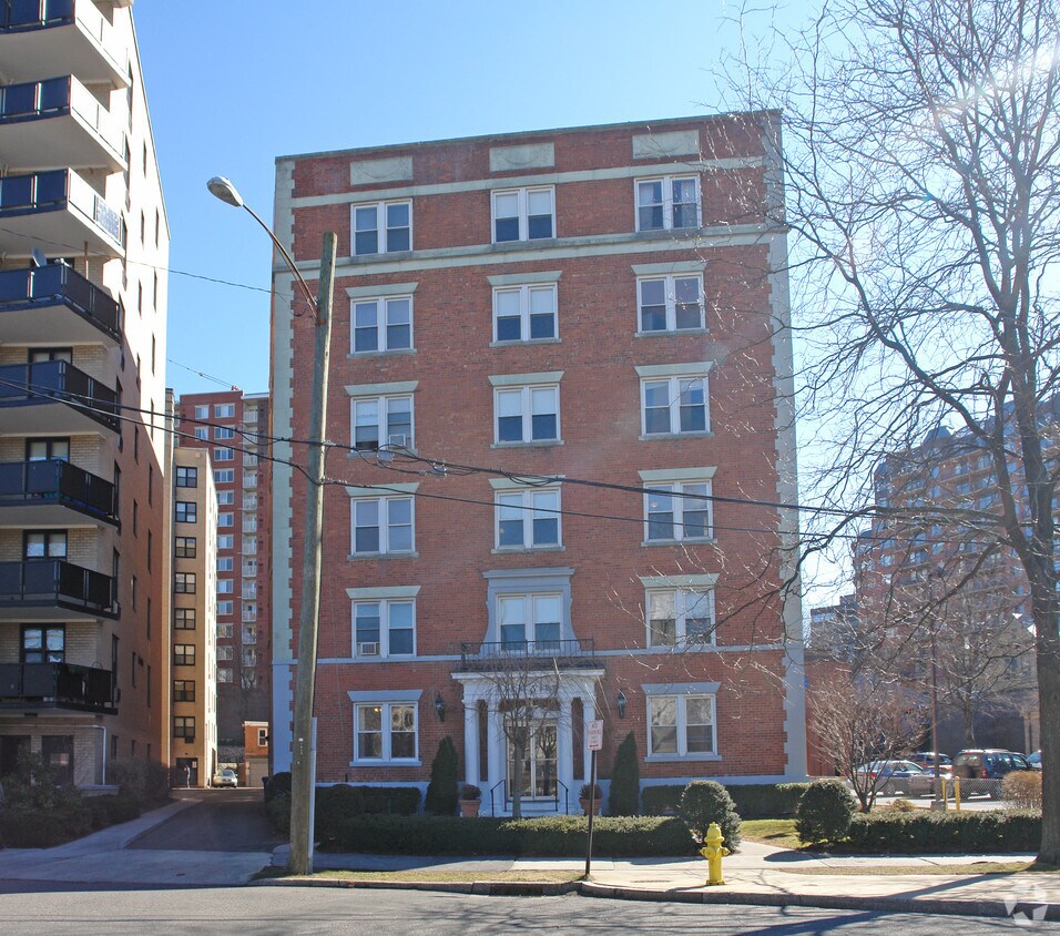 Park View Apartments in Stamford, CT