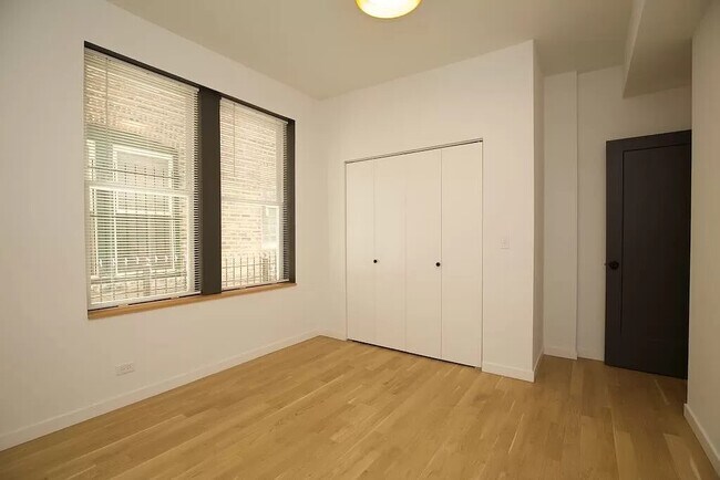 Foto del edificio - 908 N California Ave