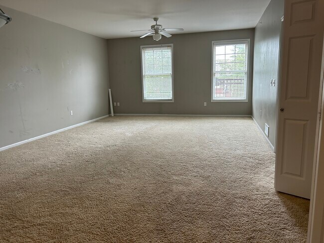 Foto del edificio - 1104 Foster Rd