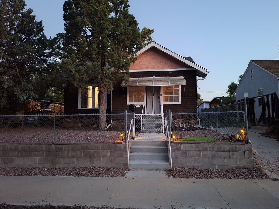 Primary Photo - 839 E Las Animas St