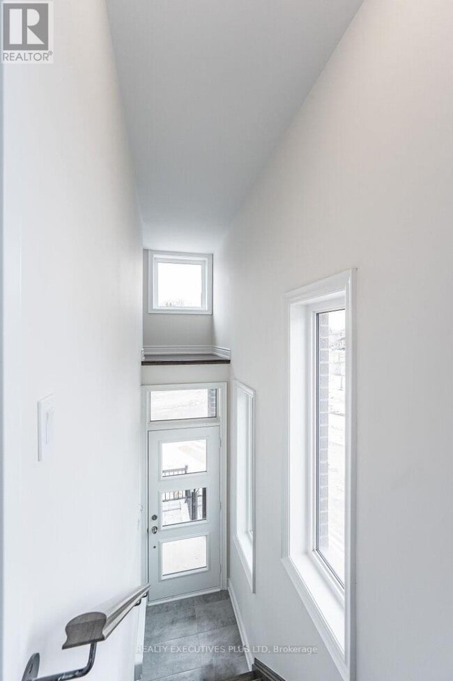 Building Photo - 23 Blackstone St