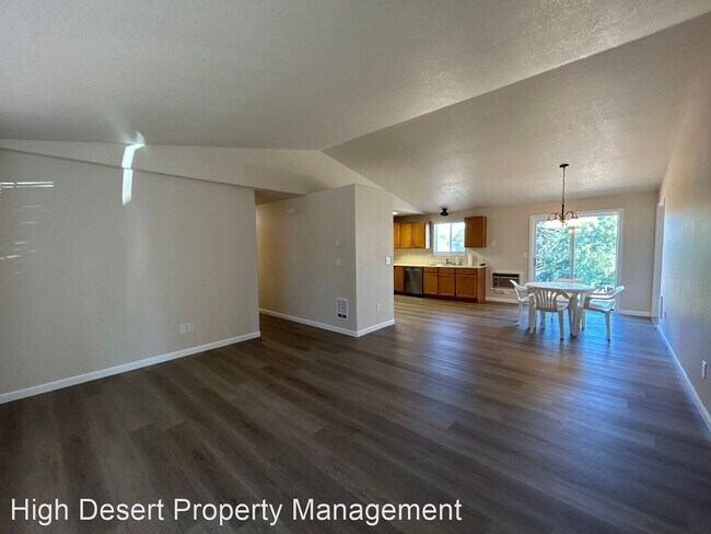 Building Photo - 3 br, 2 bath House - 3467 SW Salmon Avenue