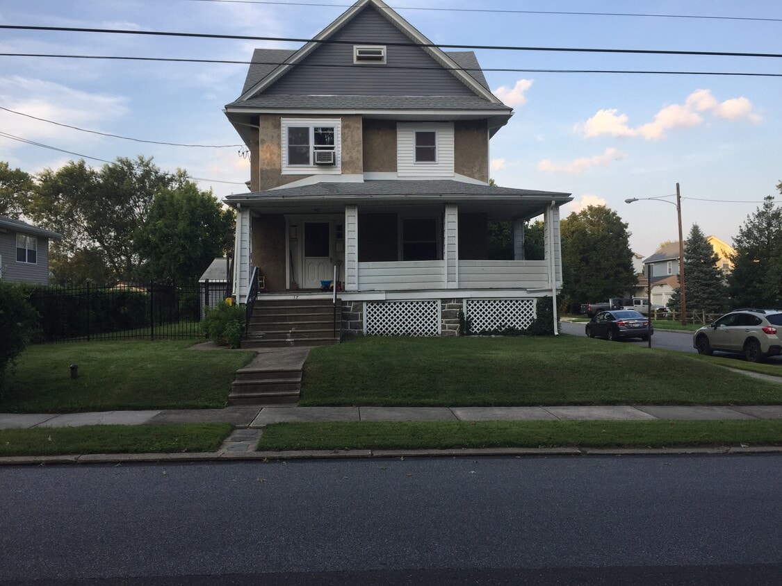 Primary Photo - 17 S Elm Ave