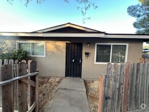 Building Photo - 2317 Peppermint Dr
