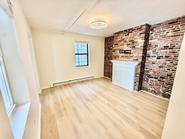Foto principal - 7 Tileston St