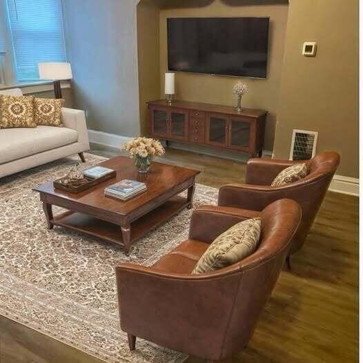 Building Photo - 750 N Dawson Ave